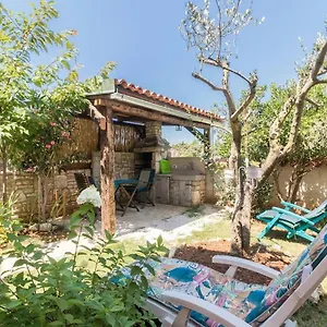 https://villa-marizella-premantura.in-istria.net