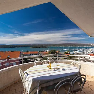 https://villa-paradiso-punat.primorje-gorskikotar.com